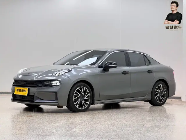 Lynk & Co 03 — Фото автомобиля 2