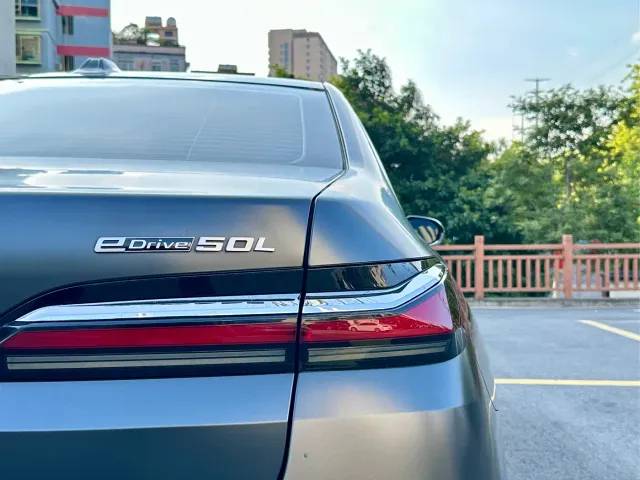BMW i7 — Фото автомобиля 26