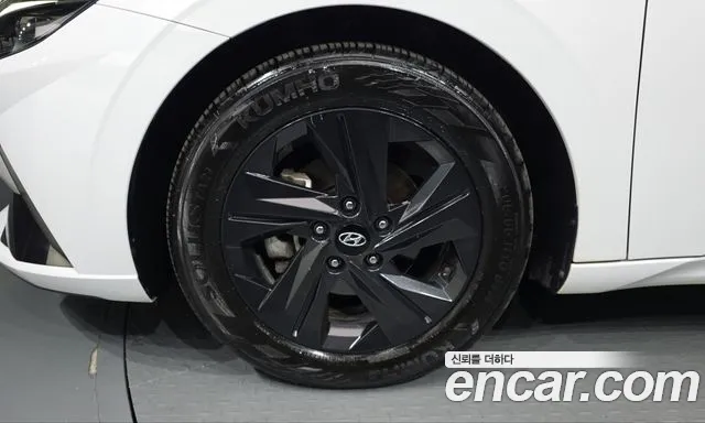 Hyundai Avante CN7 — Фото автомобиля 5