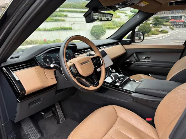 Land Rover Range Rover Sport — Фото автомобиля 11