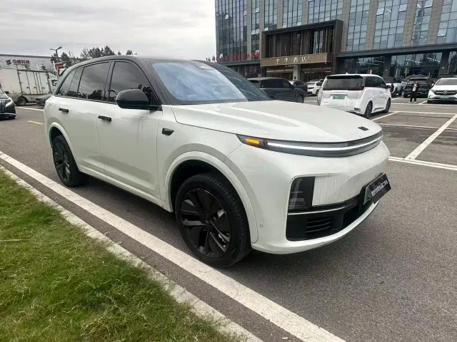 Li Auto L7 — Фото автомобиля 3
