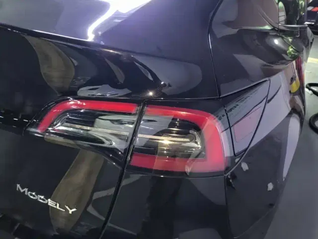 Tesla Model Y — Фото автомобиля 7
