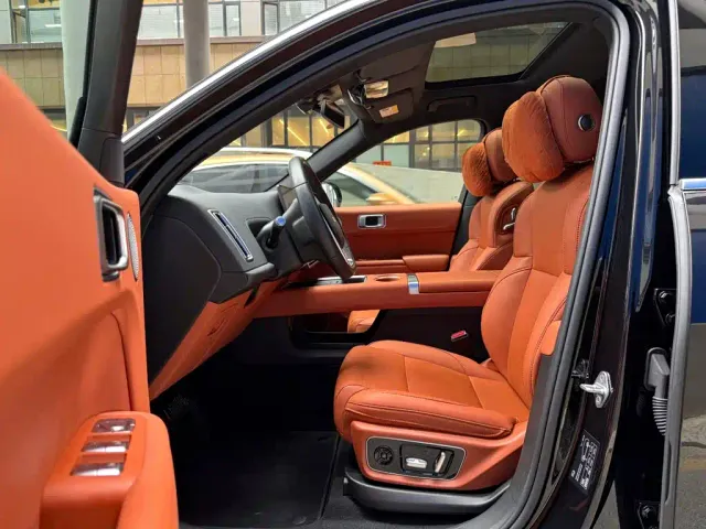 Li Auto L7 — Фото автомобиля 9