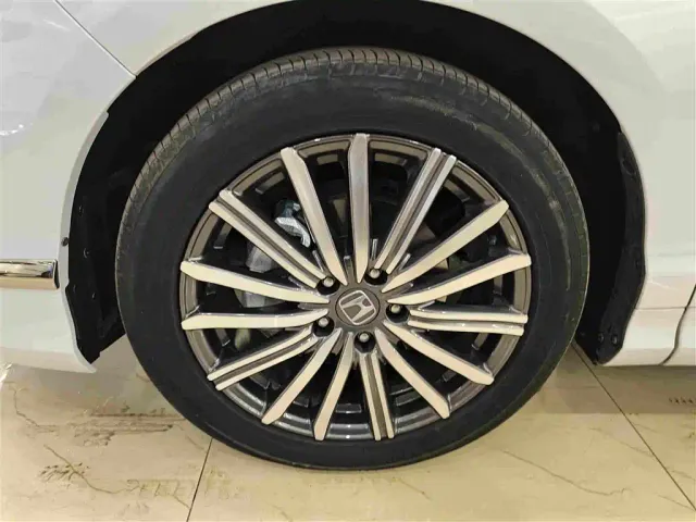 Honda Elysion — Фото автомобиля 11