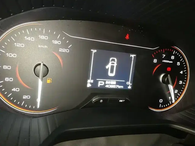 Wuling Jiachen — Фото автомобиля 11