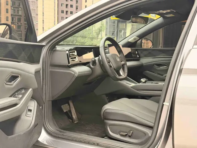 BYD Qin L — Фото автомобиля 7