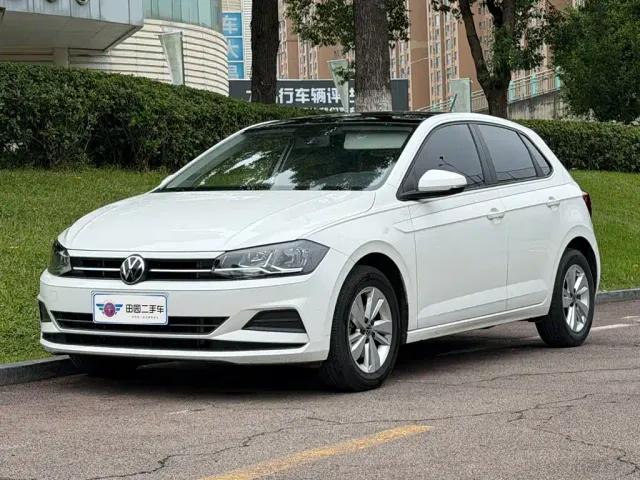 Фотография автомобиля — Volkswagen Polo