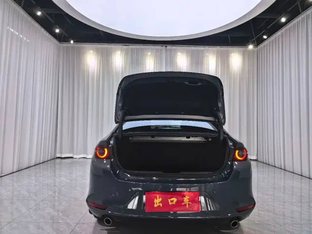 Mazda Axela — Фото автомобиля 16