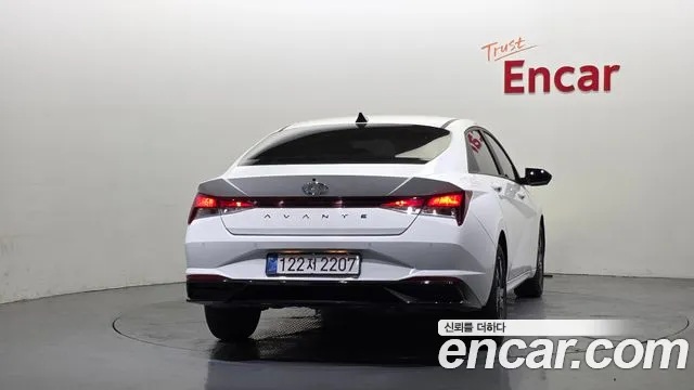 Hyundai AVANTE Avante (CN7) — Фото автомобиля 4