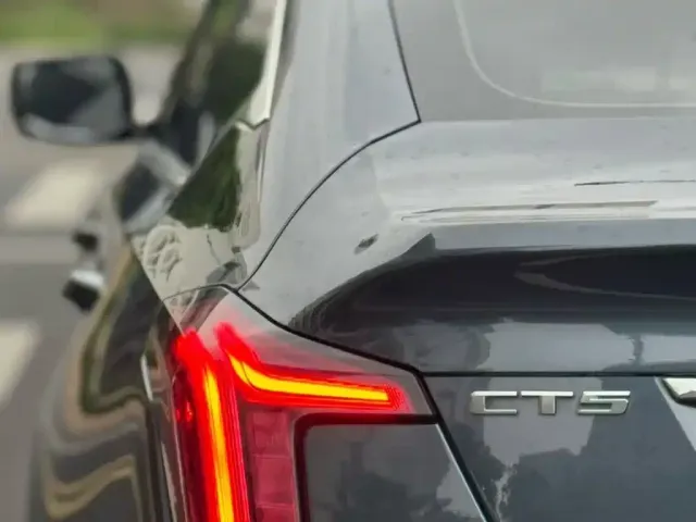 Cadillac CT5 — Фото автомобиля 23