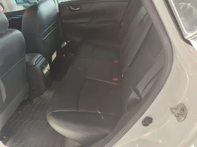 Nissan Tiida — Фото автомобиля 16