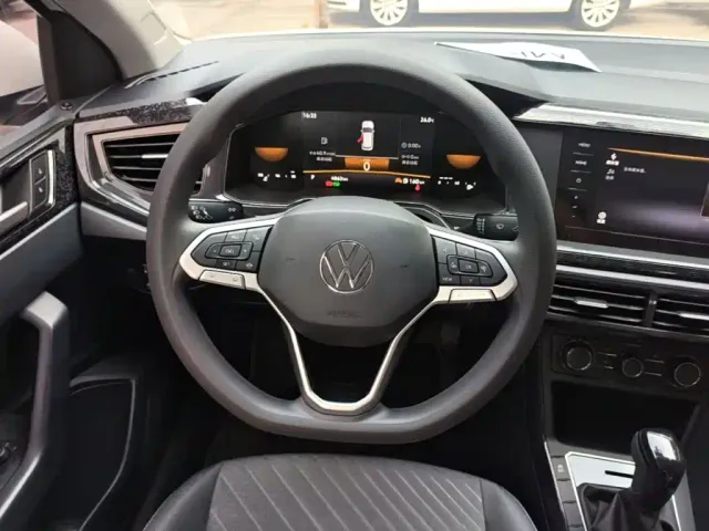 Volkswagen Lavida — Фото автомобиля 10