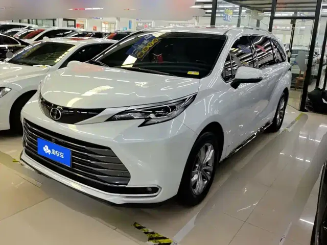 Фотография автомобиля — Toyota Sienna