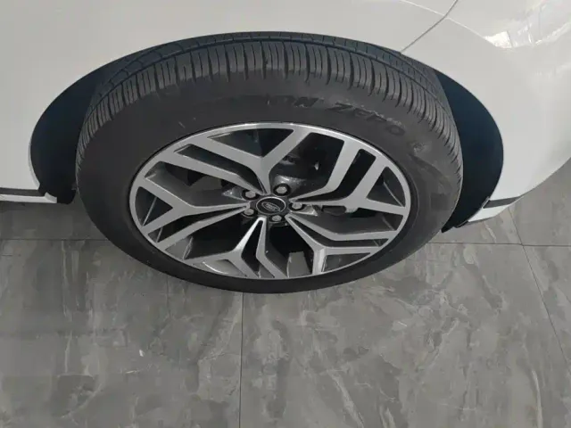 Land Rover Range Rover Evoque — Фото автомобиля 6