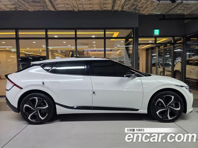 Kia EV6 — Фото автомобиля 3