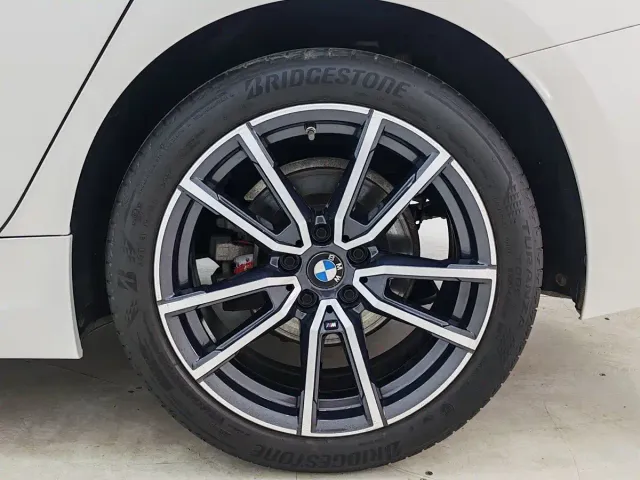 BMW 3 Series — Фото автомобиля 17