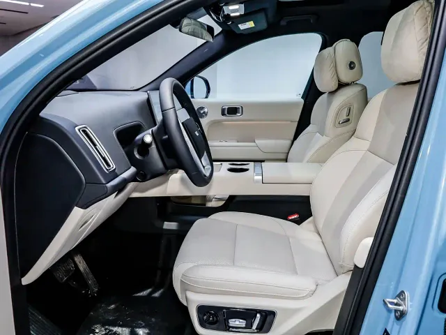 Li Auto L7 — Фото автомобиля 10