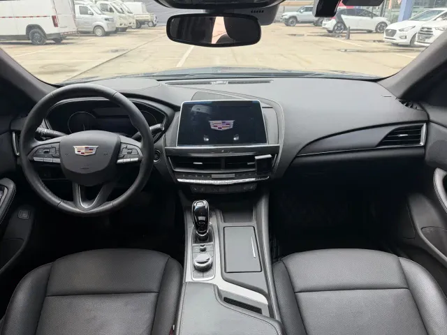 Cadillac CT5 — Фото автомобиля 9