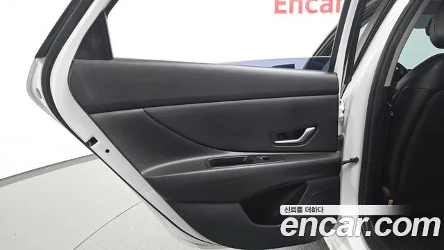Hyundai AVANTE Modern — Фото автомобиля 25