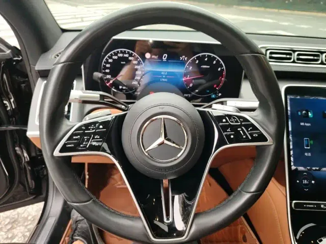 Mercedes-Benz S-Class — Фото автомобиля 2