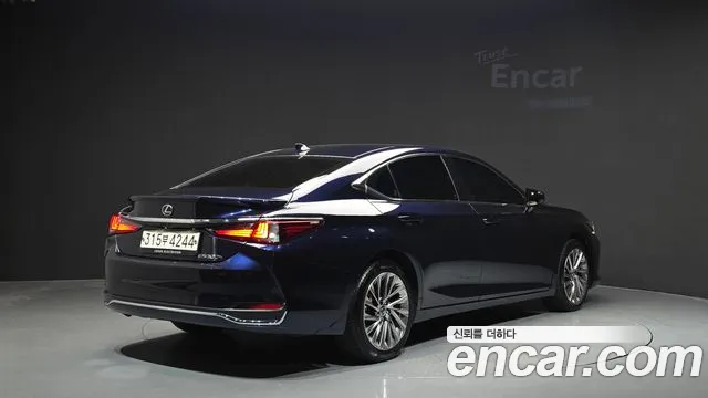 Lexus ES 7th Gen — Фото автомобиля 2