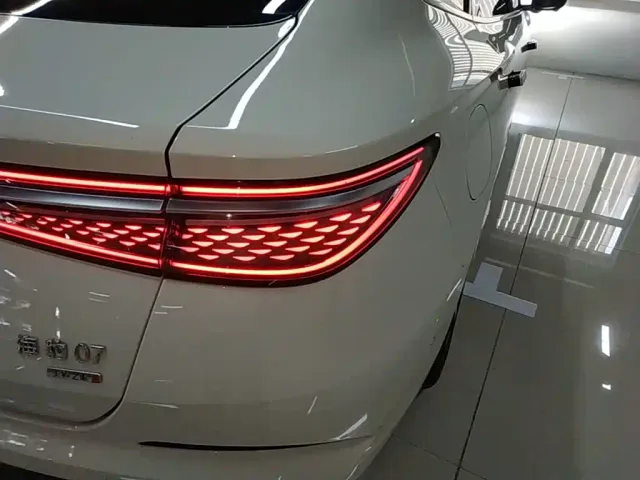 BYD Seal 07 DM-i — Фото автомобиля 7