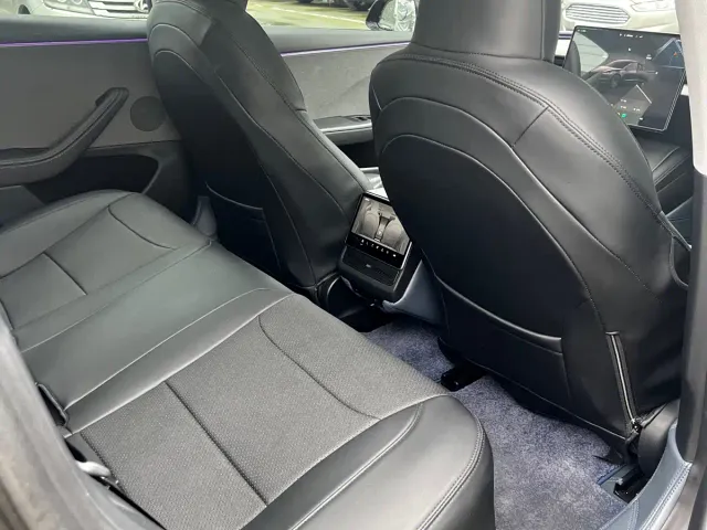 Tesla Model 3 — Фото автомобиля 8