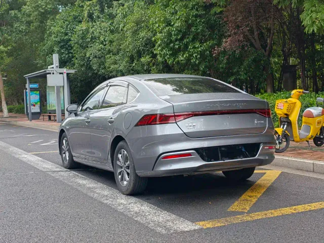 BYD Qin PLUS — Фото автомобиля 5