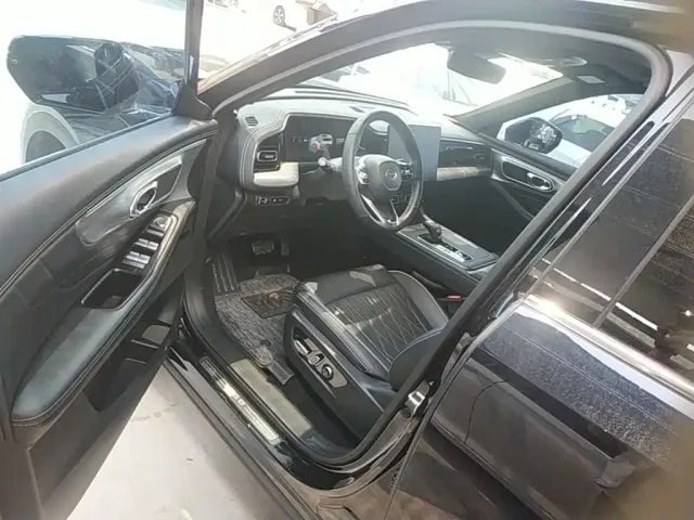GAC Trumpchi GS8 — Фото автомобиля 14