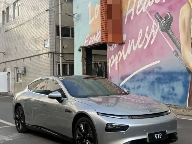 Xpeng P7 — Фото автомобиля 3