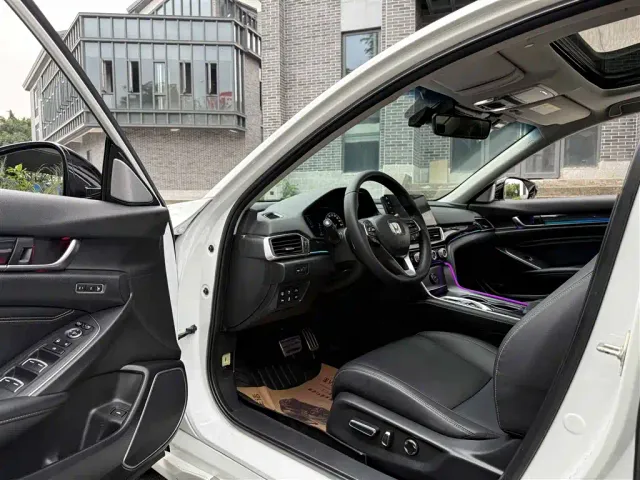 Honda Accord — Фото автомобиля 6