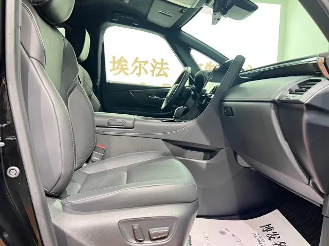 Toyota Alphard — Фото автомобиля 10