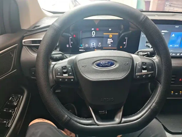 Ford Edge — Фото автомобиля 6
