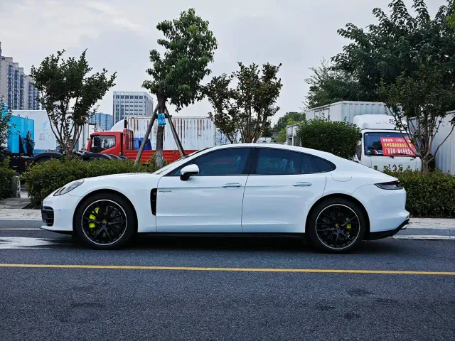 Porsche Panamera — Фото автомобиля 5