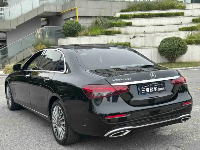 Mercedes-Benz E-Class — Фото автомобиля 6