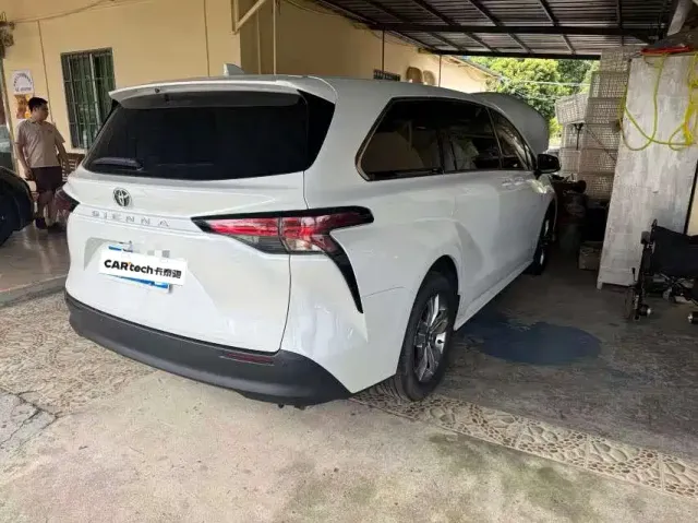 Toyota Toyota Sienna 2024 2.5L Hybrid Comfort Edition — Фото автомобиля 2
