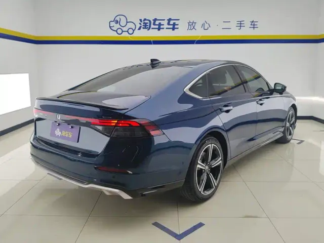 Honda Accord — Фото автомобиля 3