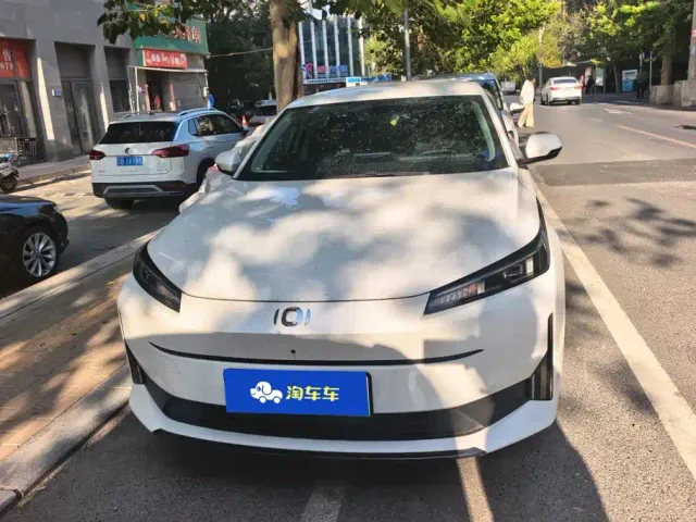 Changan Qiyuan A05 — Фото автомобиля 2