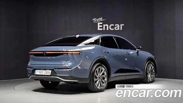 Toyota Crown — Фото автомобиля 2