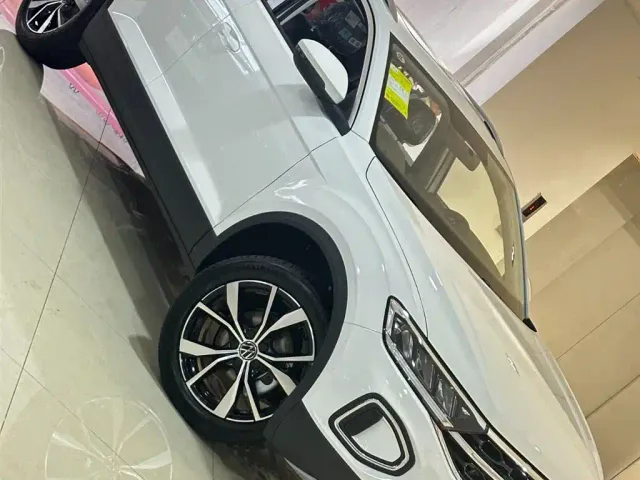 Volkswagen T-Roc — Фото автомобиля 25