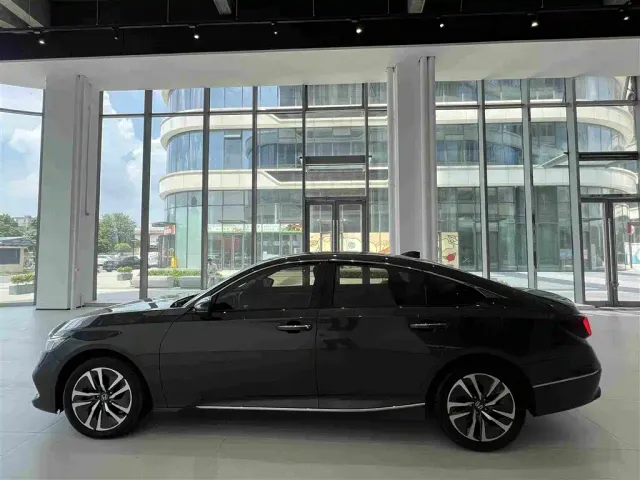 Honda Accord — Фото автомобиля 10