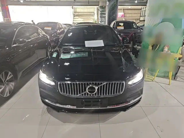 Volvo S90 — Фото автомобиля 2