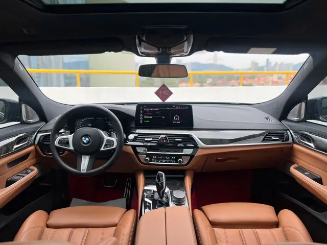 BMW 6 Series Gran Turismo — Фото автомобиля 11