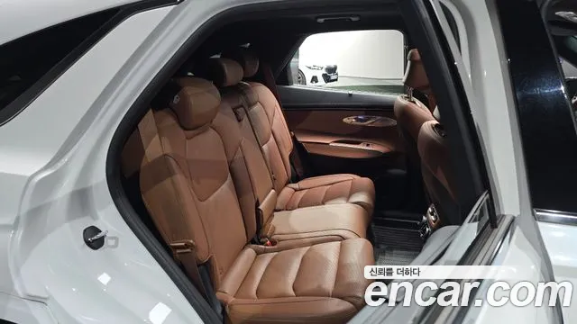 Genesis GV70 — Фото автомобиля 17