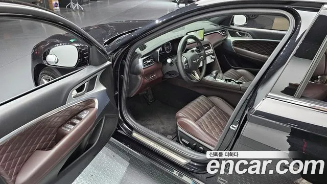 Genesis G70 — Фото автомобиля 11