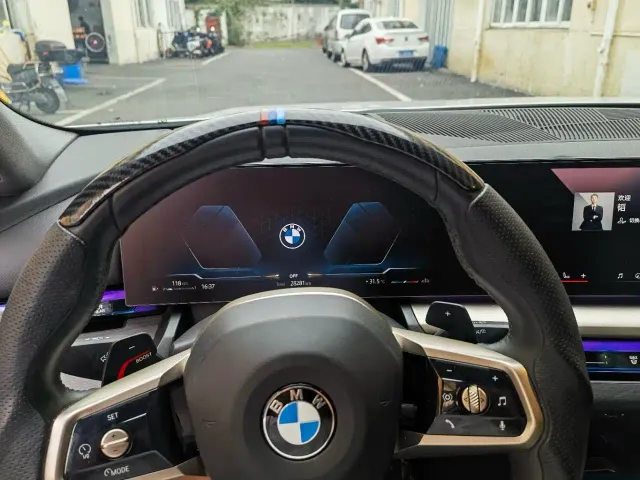 BMW 5 Series — Фото автомобиля 3