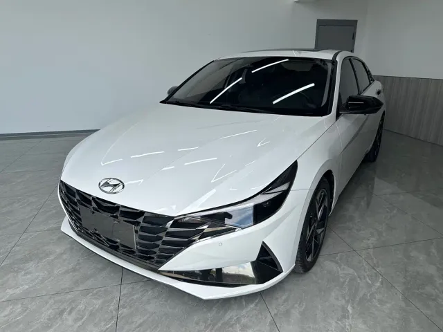 Фотография автомобиля — Hyundai Elantra