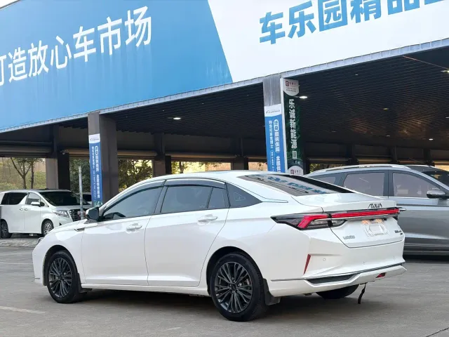 Dongfeng Yixuan MAX — Фото автомобиля 4