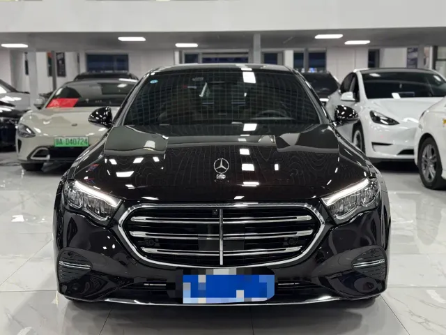 Mercedes-Benz E-Class — Фото автомобиля 2