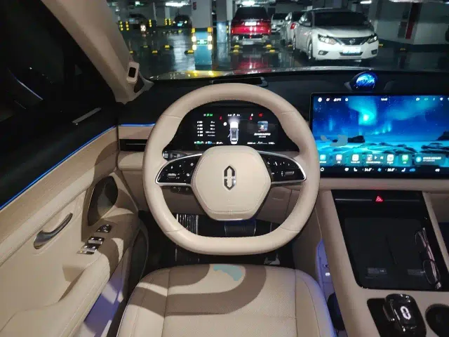 Aito M5 — Фото автомобиля 5